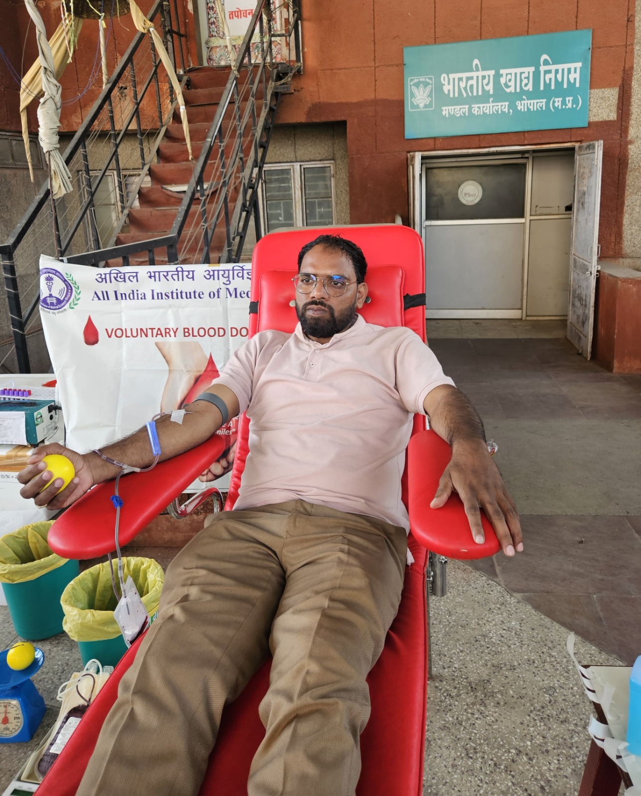 AIIMS Bhopal organizes voluntary blood donation camps at Maidanta and Food Corporation of India 