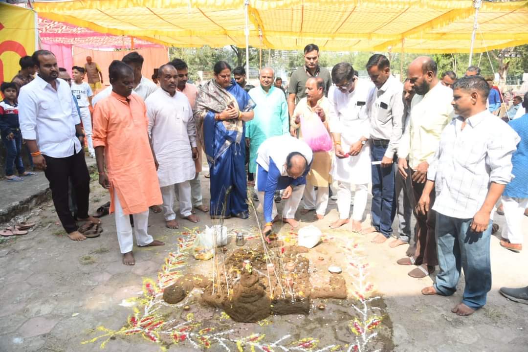 MLA Sabnani performed Govardhan puja in Pal Samaj temple 