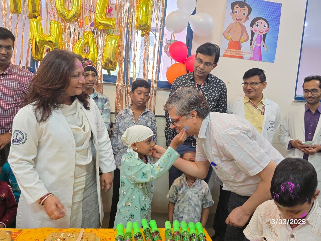 aiims-bhopal-holi-cancer-children-smiles