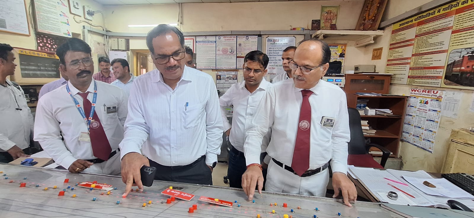 गुना, शिवपुरी, अशोकनगर स्टेशनों की समीक्षा