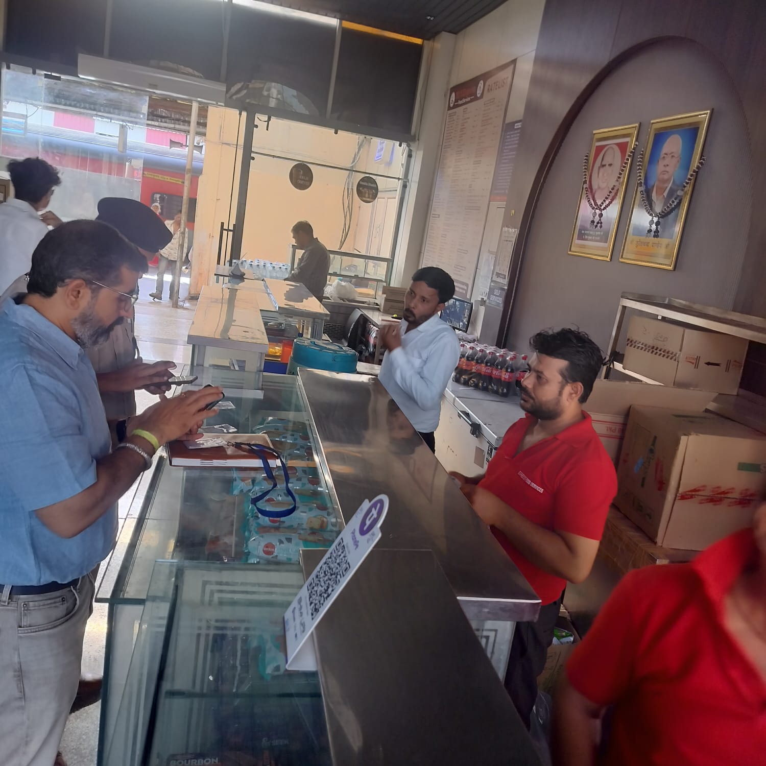 रेल यात्रियों की सुरक्षा हेतु विशेष अभियान