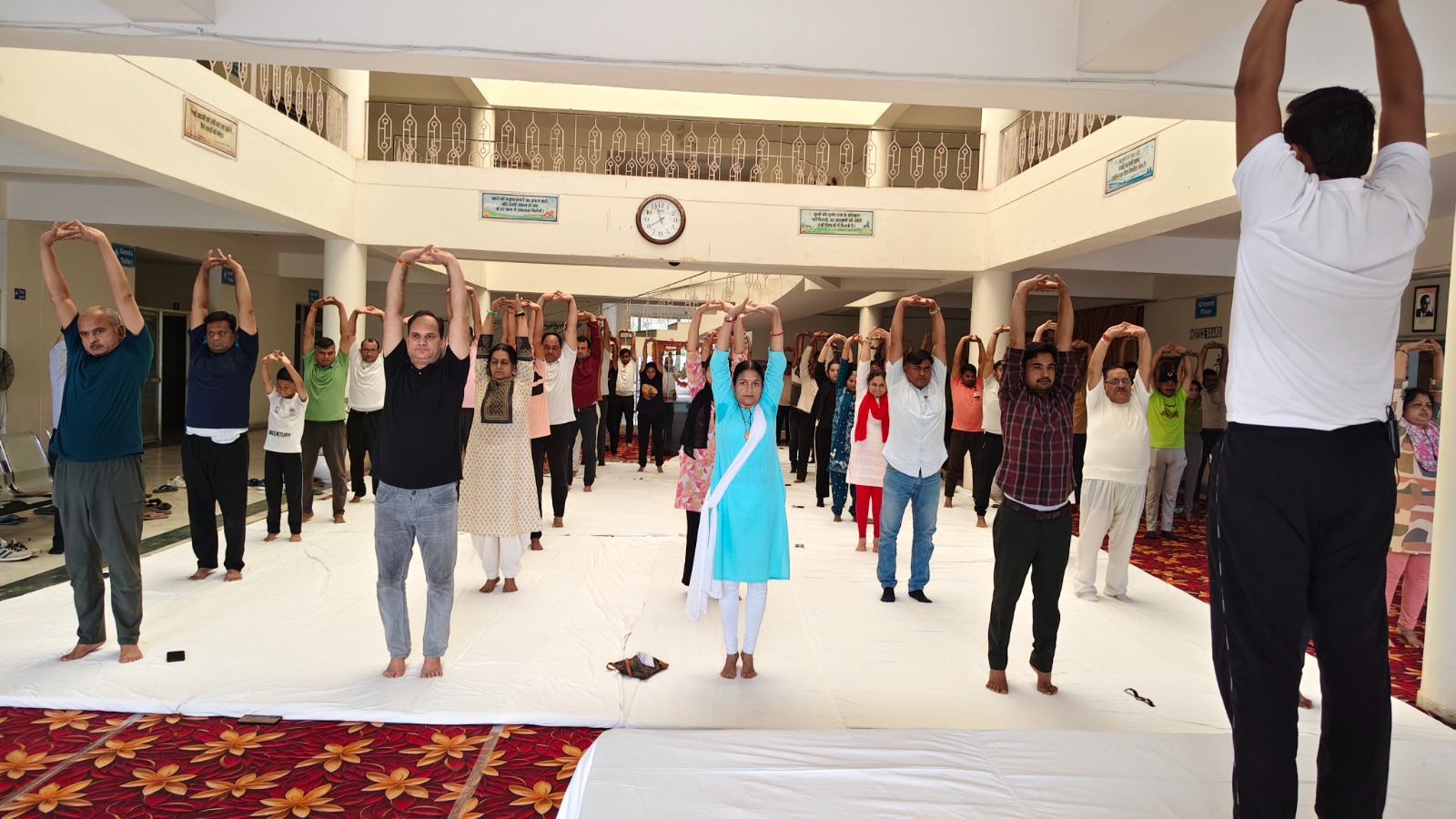 मध्य प्रदेश भोज मुक्त विश्वविद्यालय में योगाभ्यास कार्यक्रम का आयोजन