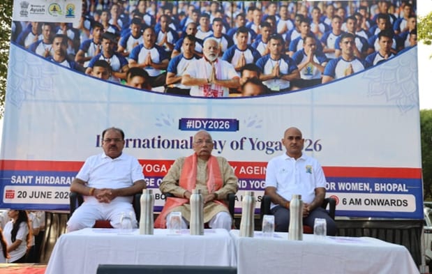 योगोत्सव 2026 में मंत्री सारंग ने स्वस्थ जीवन का दिय
