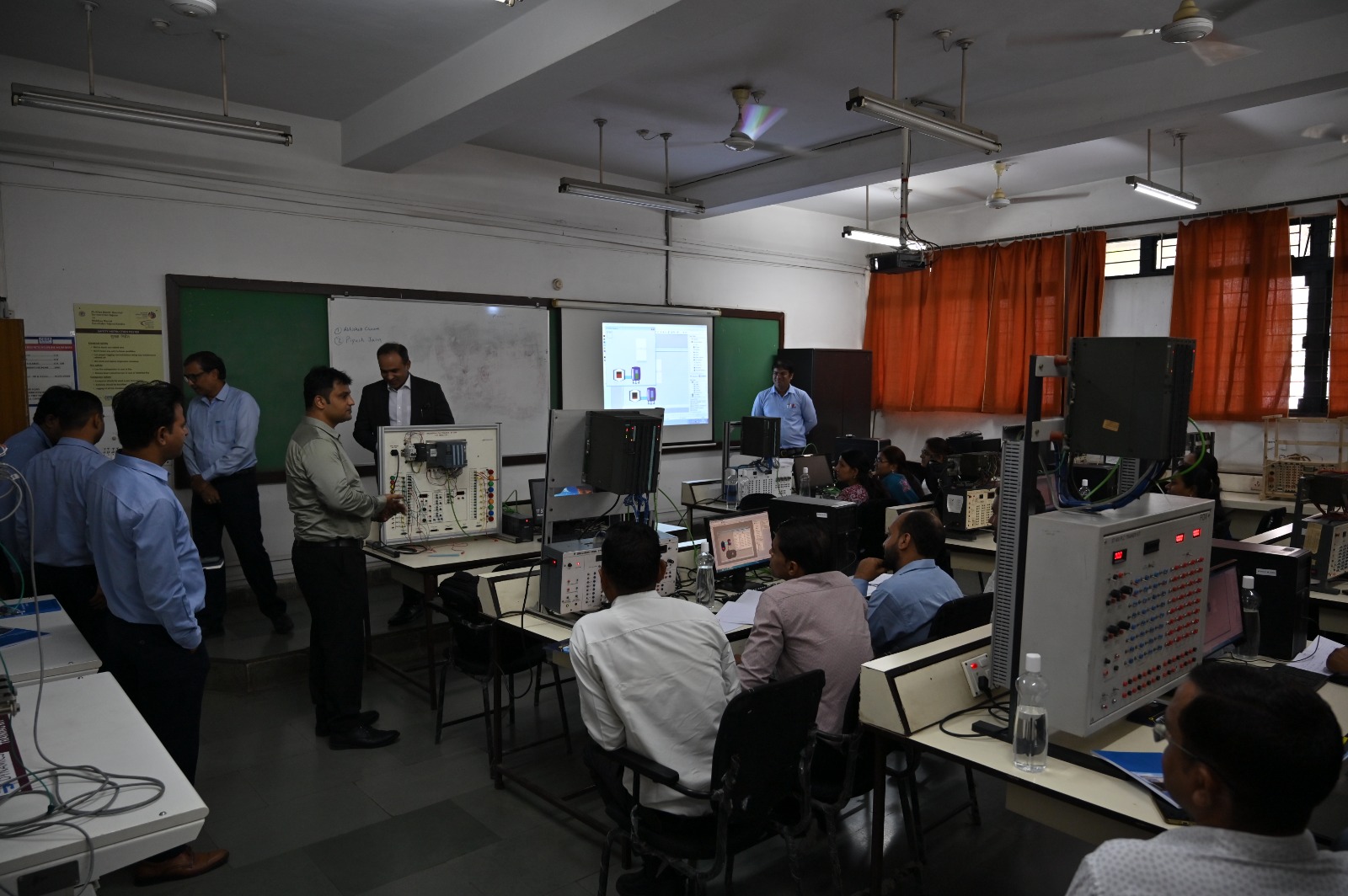क्रिस्प एशिया ई.एस.एस.सी.आई. के सीईओ, पीएम सेतु कार्यालय से संवाद