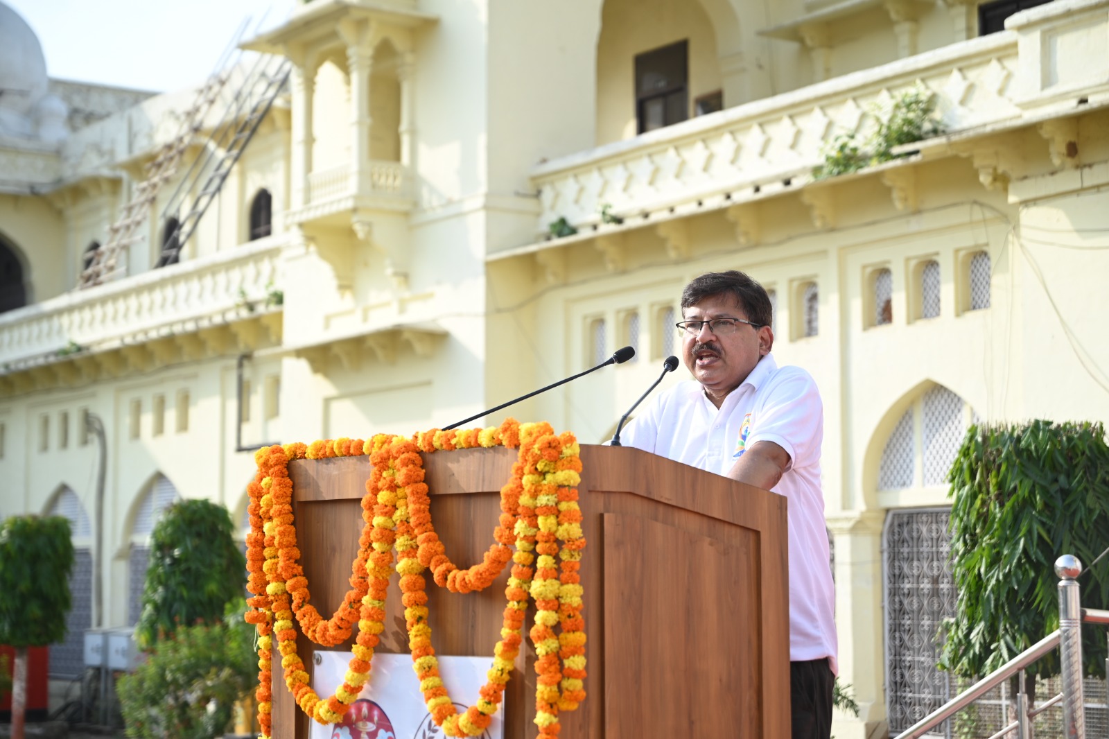 लखनऊ विश्वविद्यालय में योग दिवस पर 500 छात्रों ने किया योगाभ्यास