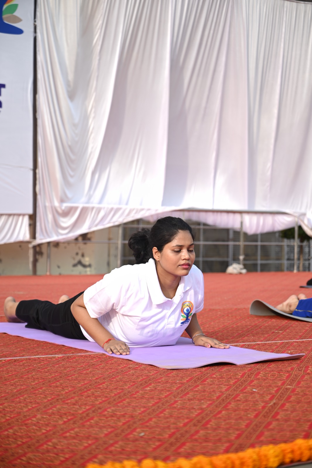 लखनऊ विश्वविद्यालय में योग दिवस पर 500 छात्रों ने किया योगाभ्यास
