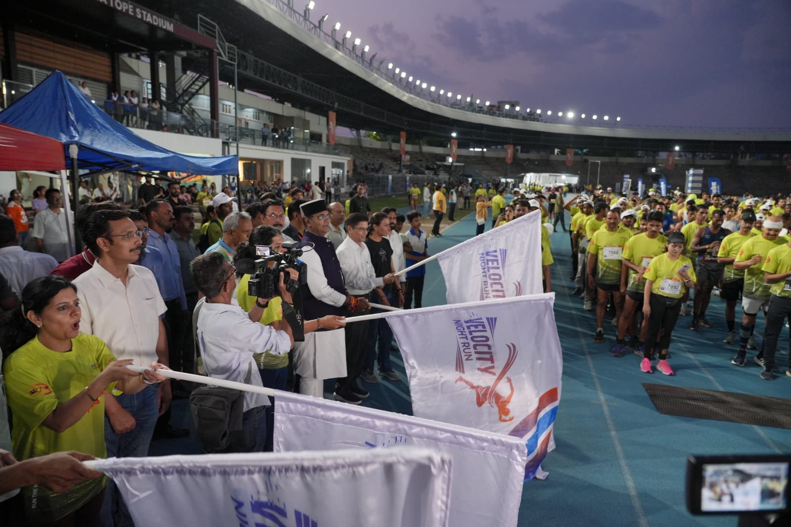 वेलोसिटी नाइट रन 2026 का भव्य शुभारंभ युवाओं में उत्साह