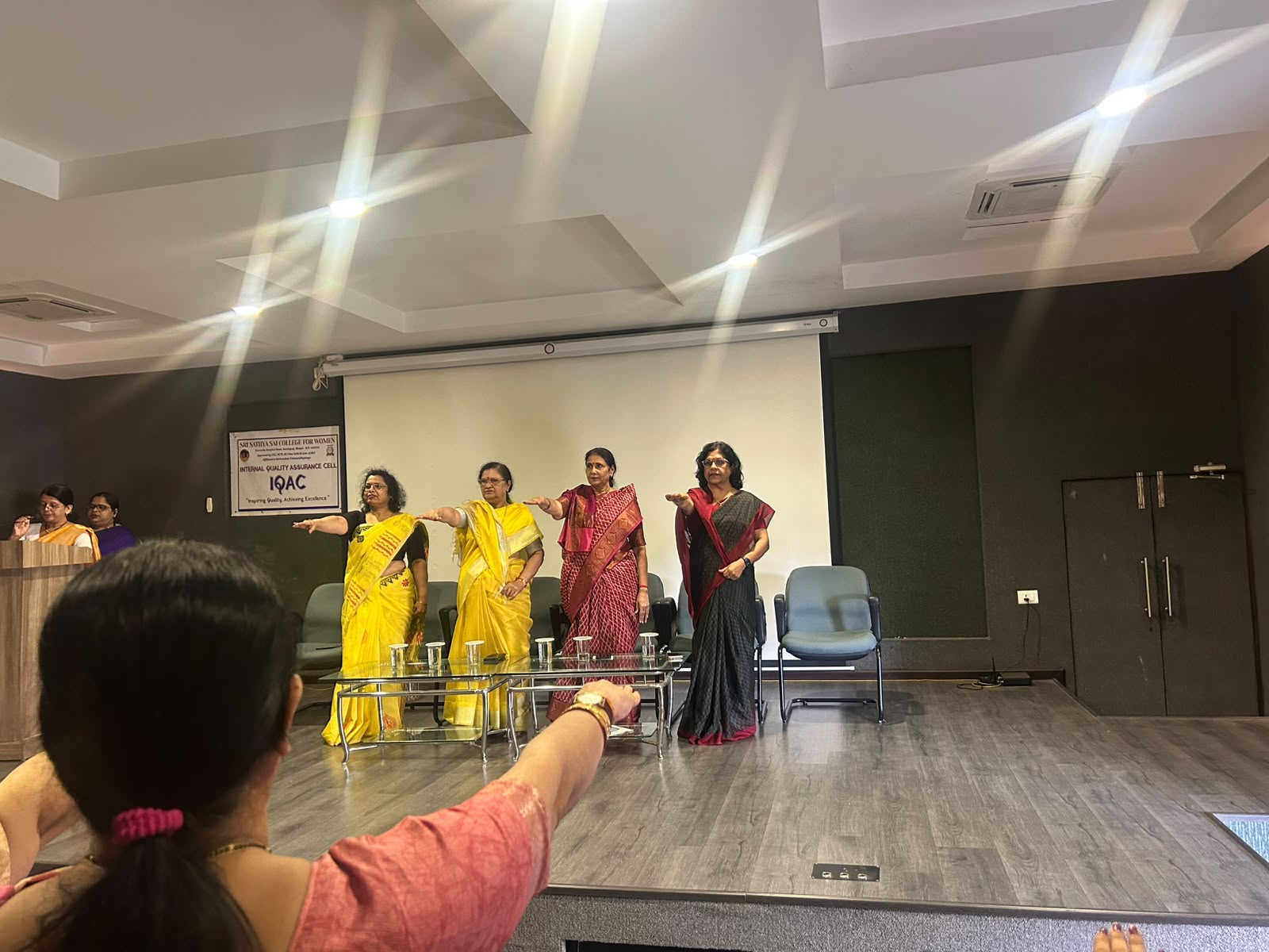 सत्य साई महिला महाविद्यालय में दीक्षा आरंभ कार्यक्रम संपन्न