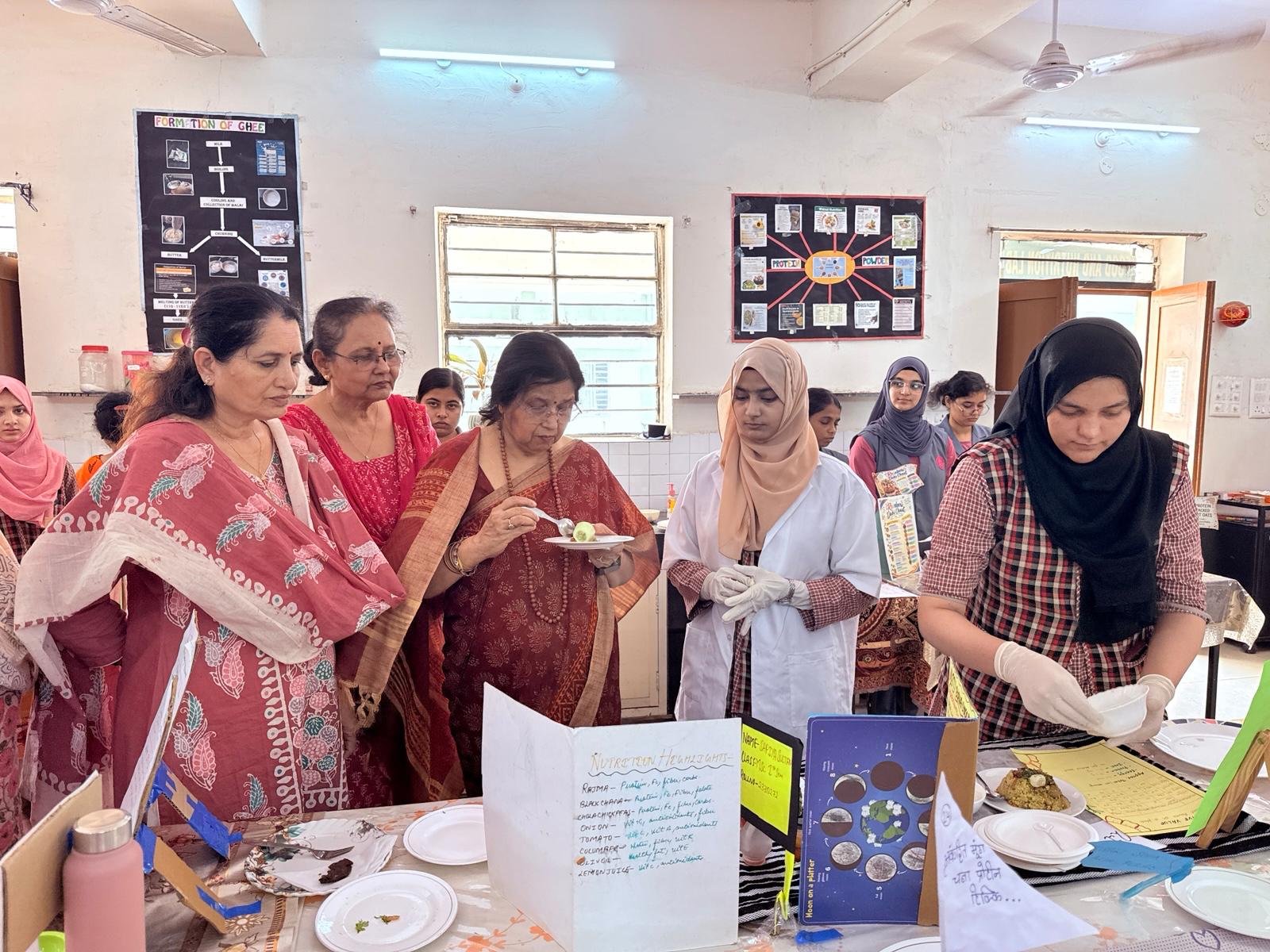 सरोजिनी नायडू कॉलेज में पौष्टिक व्यंजन प्रतियोगिता आयोजित