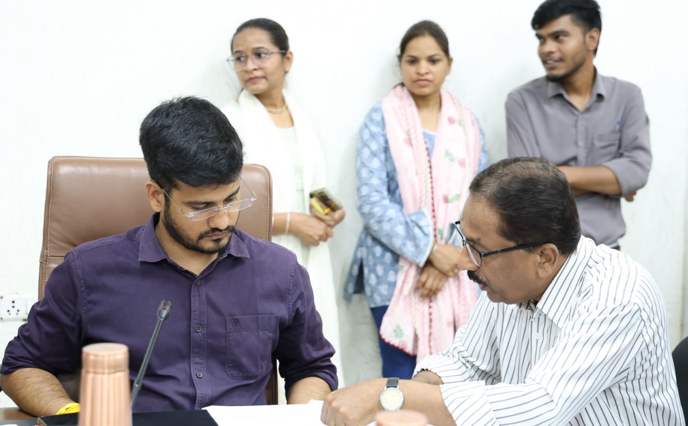 जनसुनवाई में अधिकारियों ने सुनी 153 आवेदकों की समस्याएं