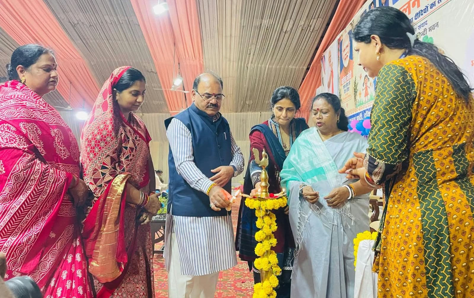 दक्षिण-पश्चिम विधानसभा में सेवा संकल्प अभियान के तहत आंगन मिलन कार्यक्रम