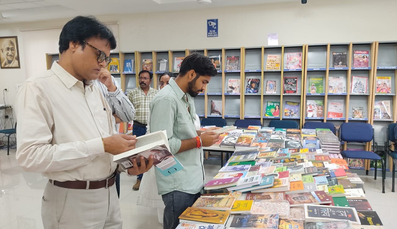 नालंदा केंद्रीय पुस्तकालय में तीन दिवसीय पुस्तक प्रदर्शनी का शुभारंभ