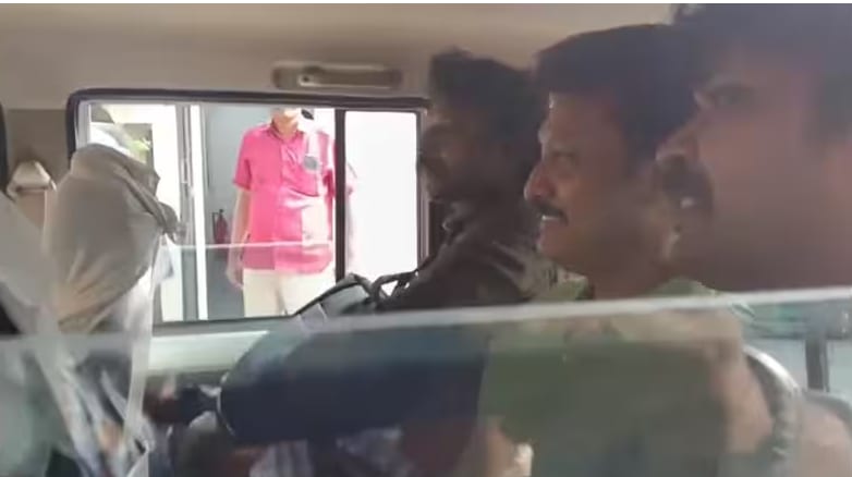 तमिलनाडु के पूर्व स्कूल शिक्षा मंत्री अनबिल महेश पोय्यामोझी गिरफ्तार