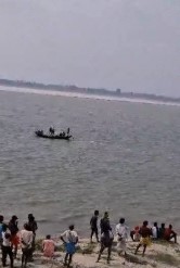 बिहार के वैशाली में गंगा में नाव डूबी, 13 मौतें:मरने वाल