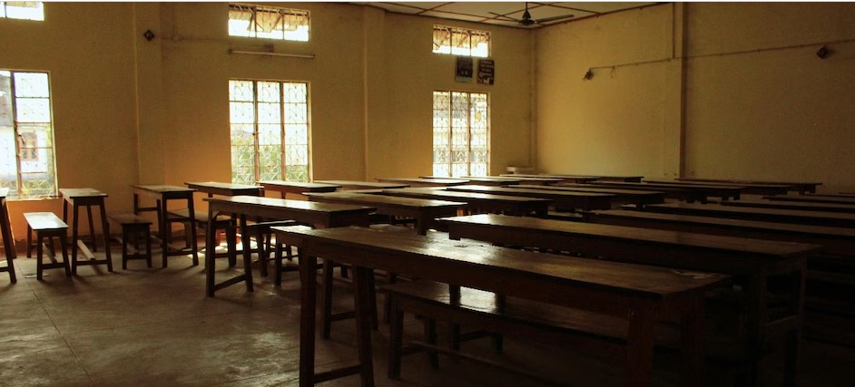 गुजरात के सरकारी स्कूलों में बिना अनुमति एंट्री पर रोक, फोटो-वीडियो