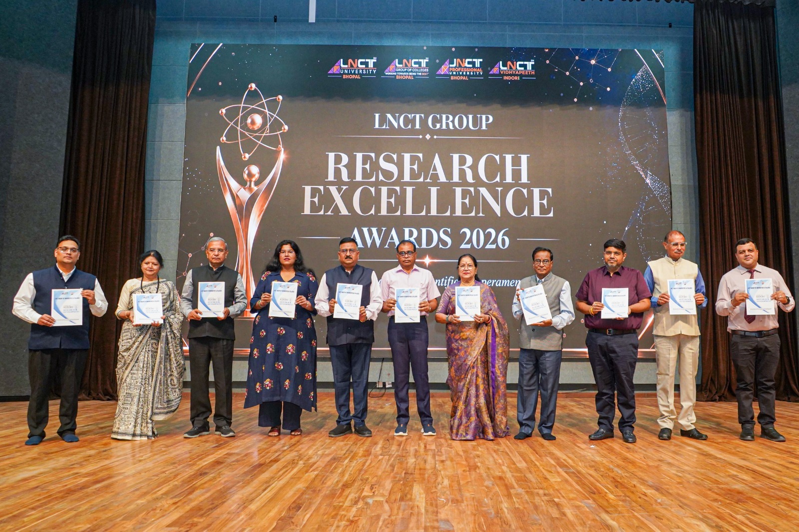 एलएनसीटी परिसर में रिसर्च एक्सीलेंस अवॉर्ड्स 2025-26 आयोजित