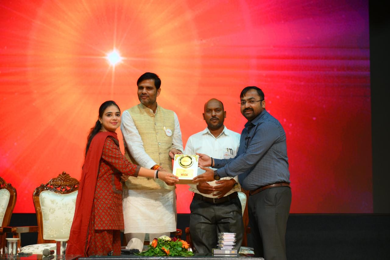 वंदे मातरम् युवा शिविर में डिजिटल डिटॉक्स और नेतृत्व पर मार्गदर्शन