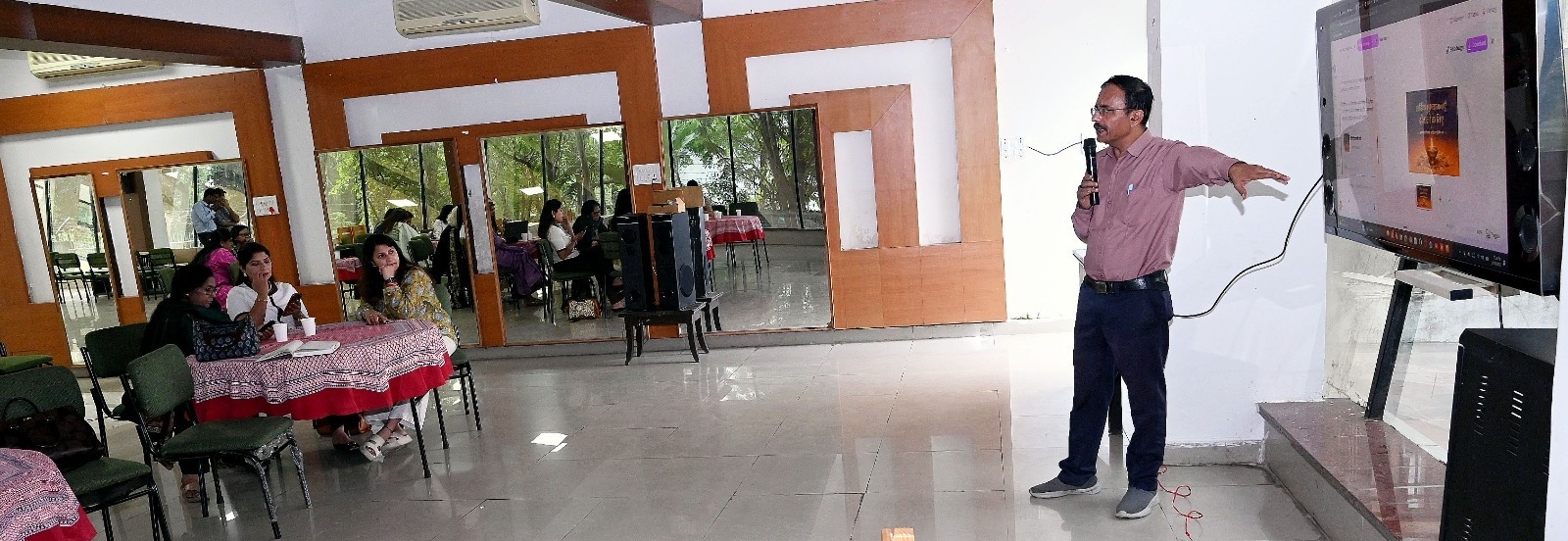 क्रिस्प की कार्यशाला में आईएएसओडब्ल्यूए की सदस्यों ने सीखा ए.आई का