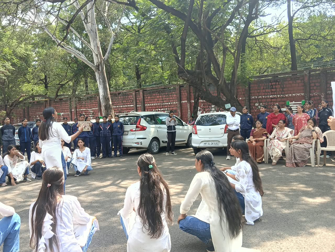 सरोजिनी नायडू कॉलेज में मेधावी छात्रवृत्ति पर नुक्कड़ नाटक जागरूकता अभियान