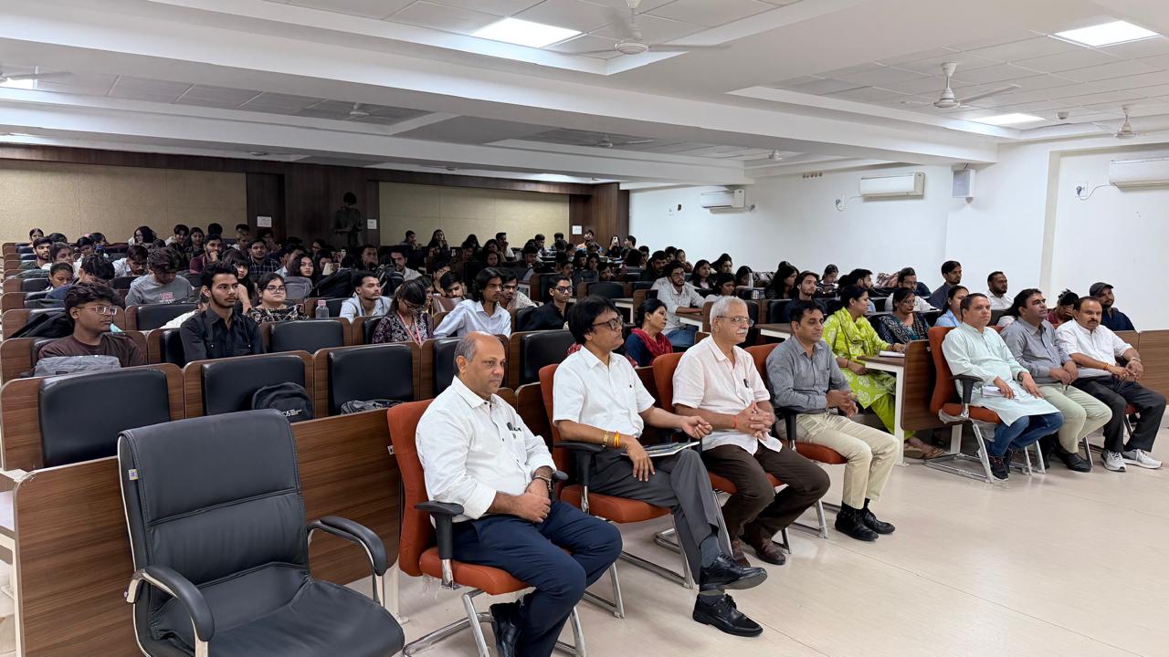 एमसीयू में किशोर कुमार को याद कर बोले विनय उपाध्याय