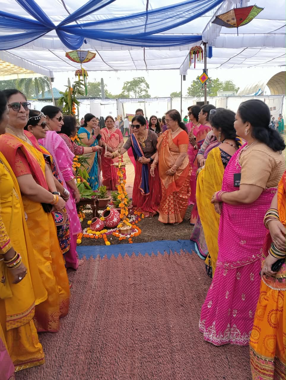 गरबा महोत्सव और स्टॉल प्रदर्शनी में परंपरा उद्यमिता का संगम