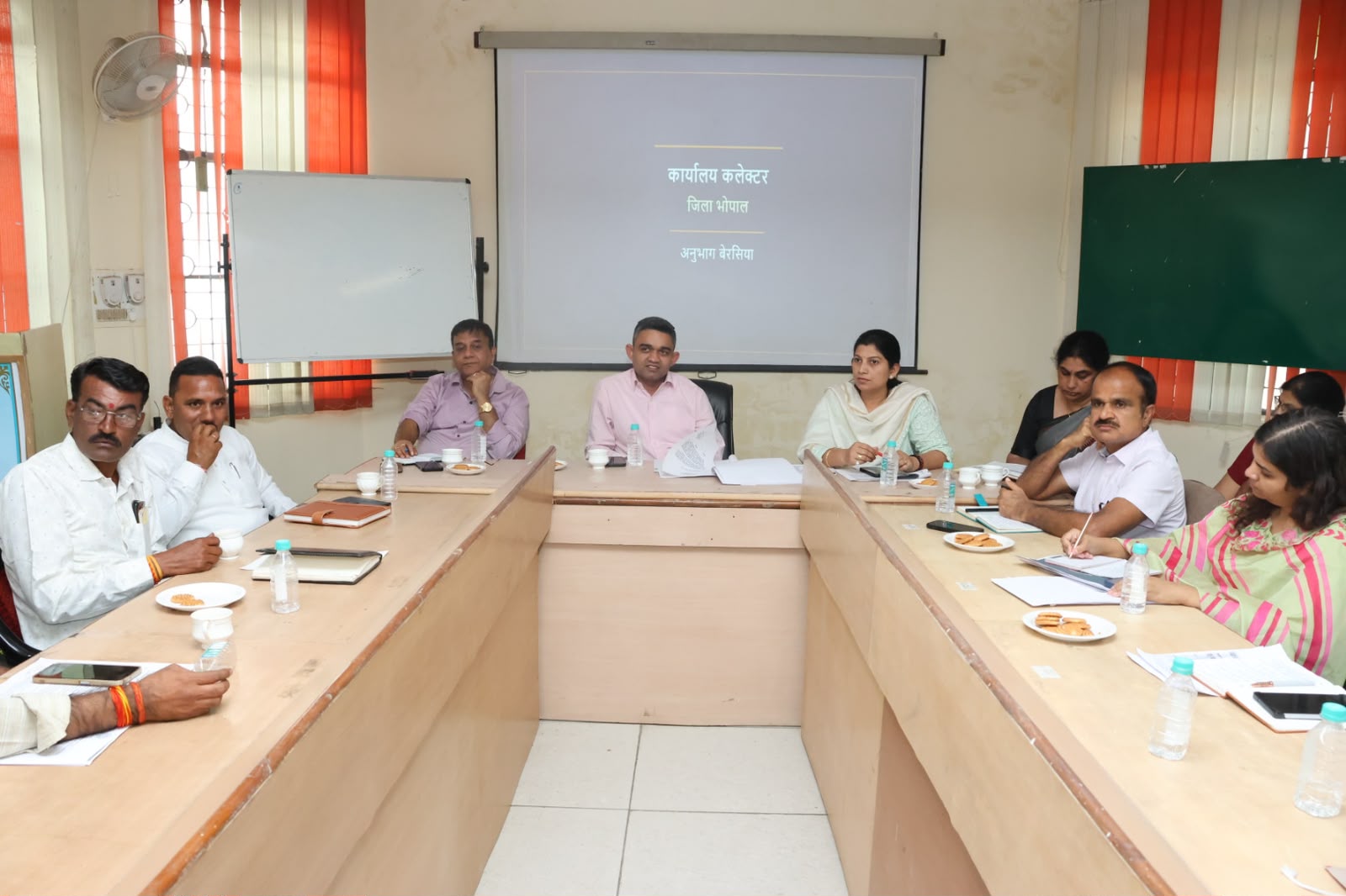 कलेक्टर ने किसानों की समस्याओं के त्वरित निराकरण के निर्देश दिए