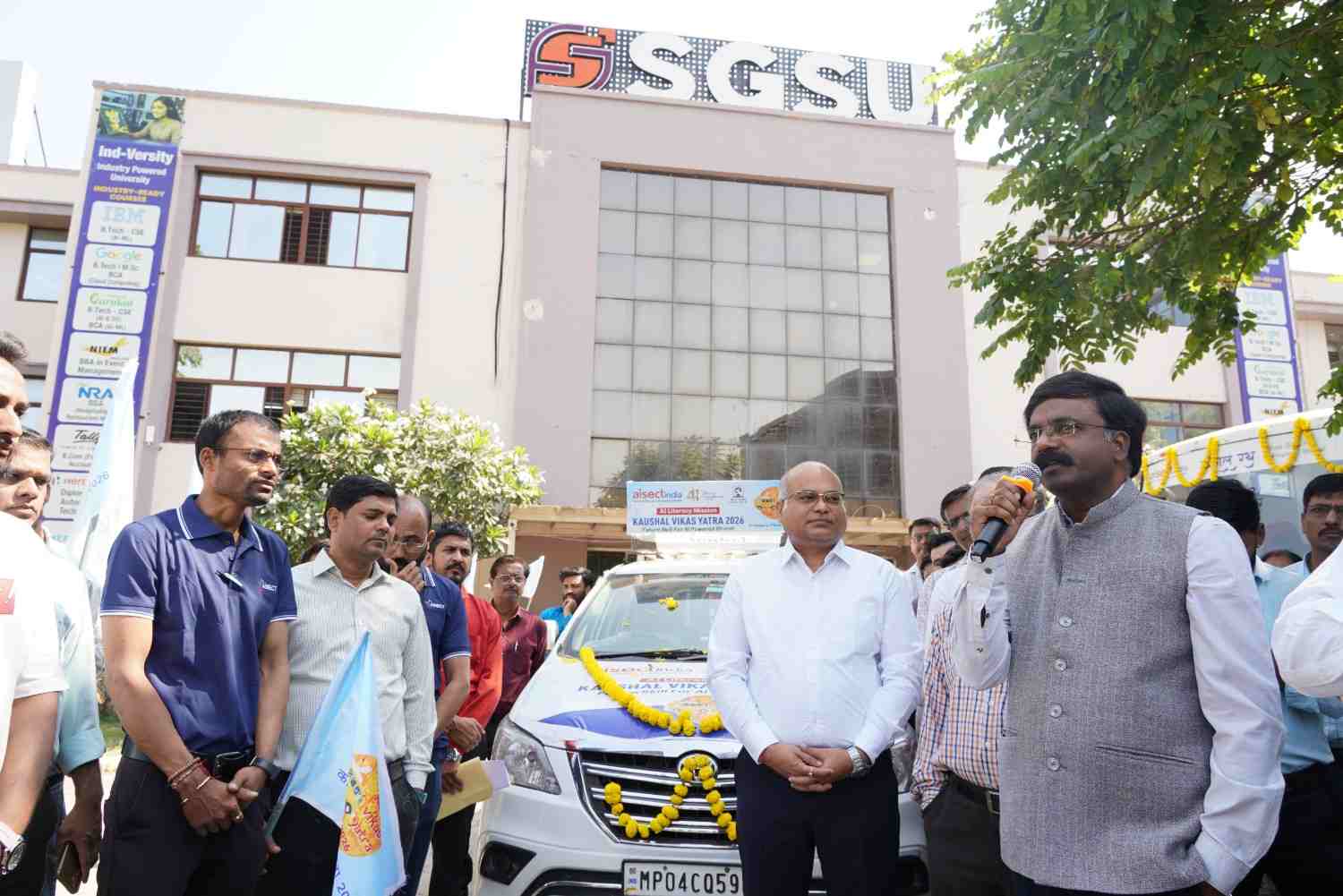 स्कोप ग्लोबल स्किल्स यूनिवर्सिटी से कौशल विकास यात्रा रवाना