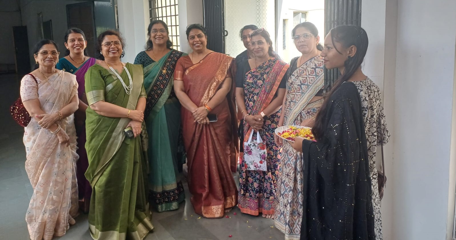 सत्य साई महिला महाविद्यालय में छात्राओं का स्वागत समारोह