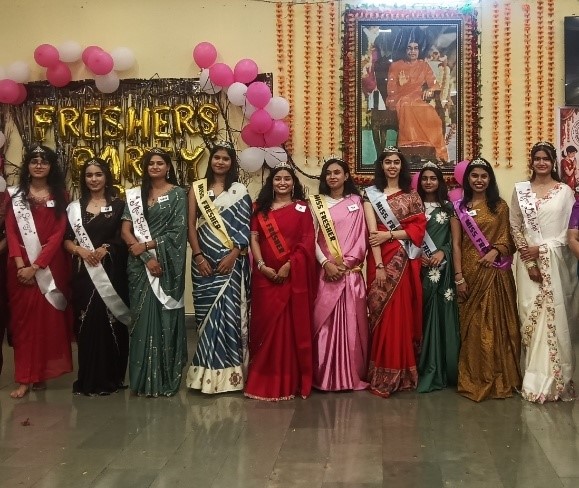 सत्य साई महिला महाविद्यालय में छात्राओं का स्वागत समारोह